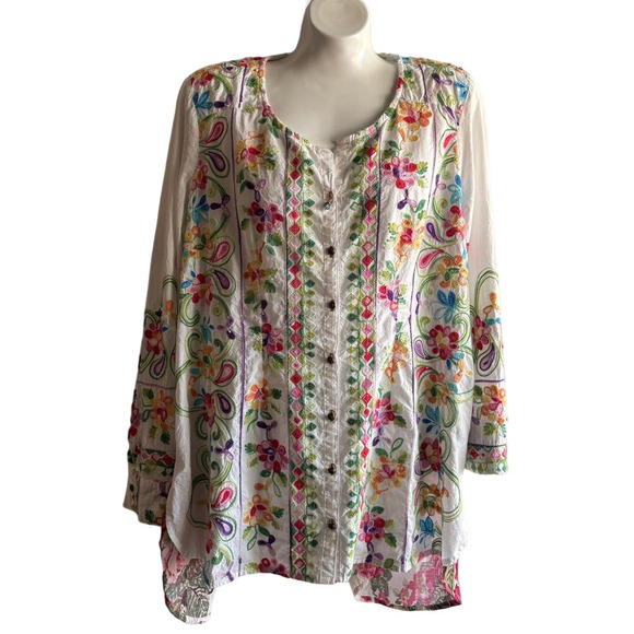 Soft Surroundings Tops - Soft Surroundings Floral Embroidered Blouse with floral contrast back